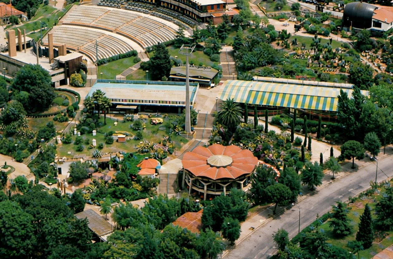 Vista aérea del edificio Esferic y los Jardines Joan Brossa